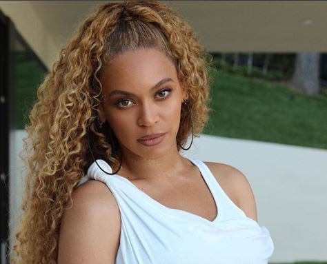 A diva Beyoncé é usuária frequente de perucas